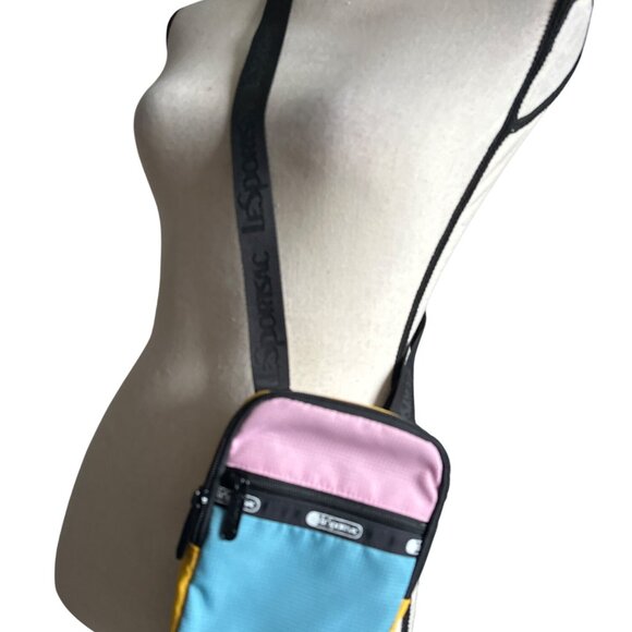 LeSportsac Colorblock Crossbody Bag Adjustable Logo Strap Multiple Compartments - Picture 2 of 7